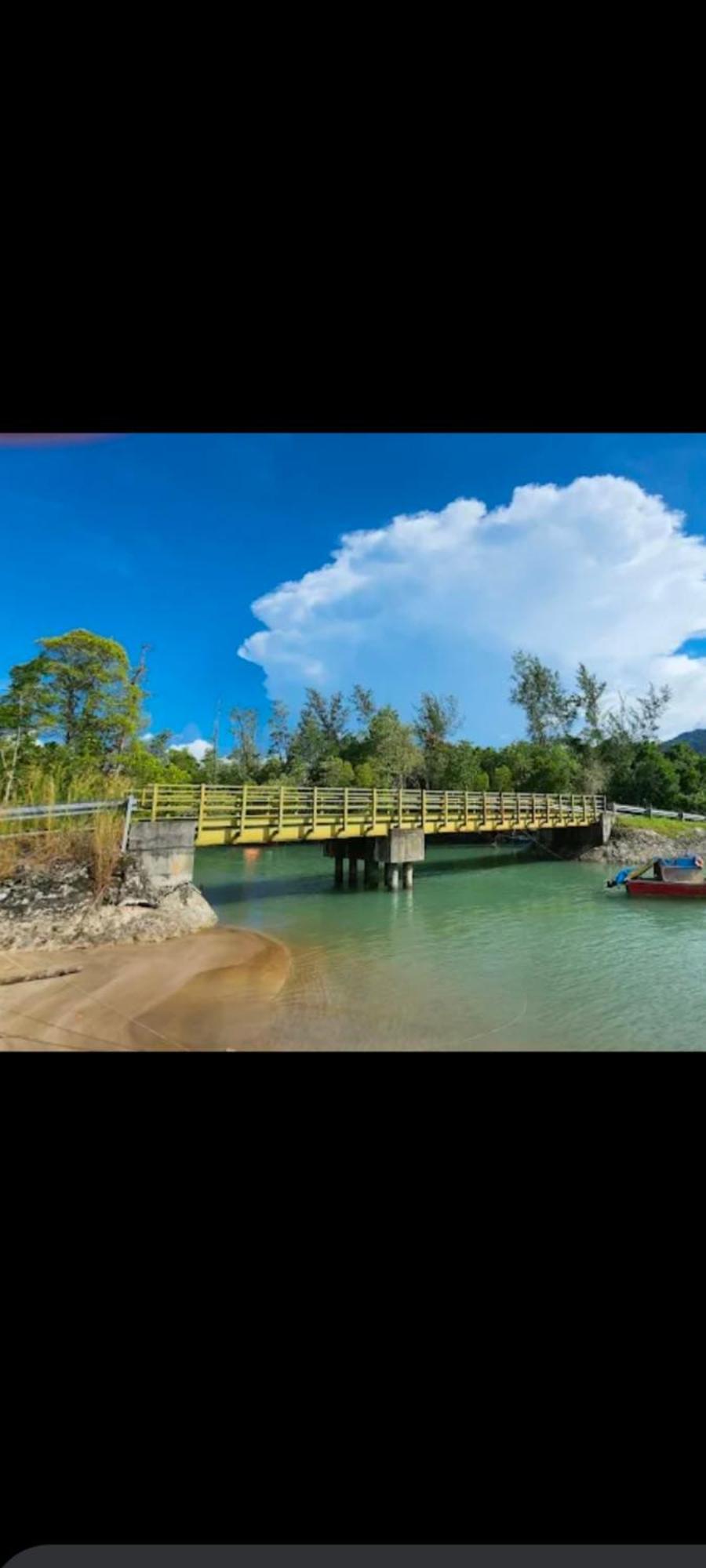 Вилла The Mangrove Sematan Экстерьер фото